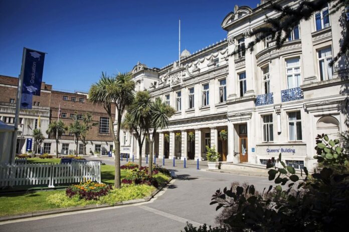 Queen Mary University of London Undergraduate Scholarship